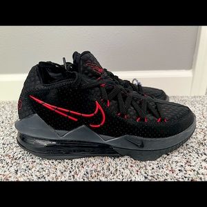 Mens Lebron 17 Lows basketball/athletic shoes.